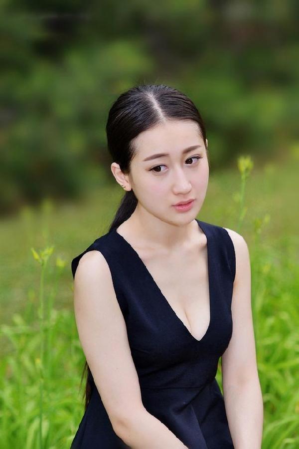 中秋市集的一天 封面